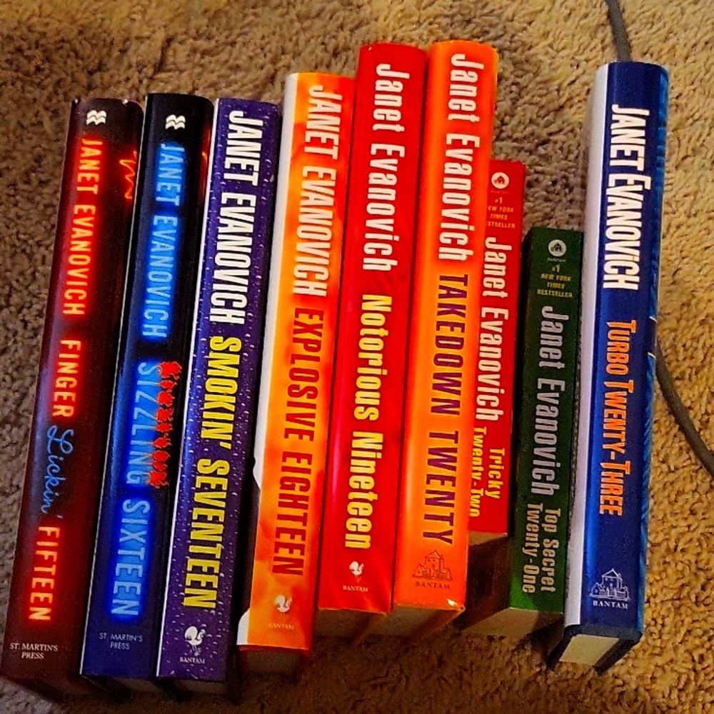 Lot of Stephanie Plum novels